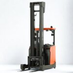 Imagen frontal carretilla retráctil Toyota RRE-160-HE